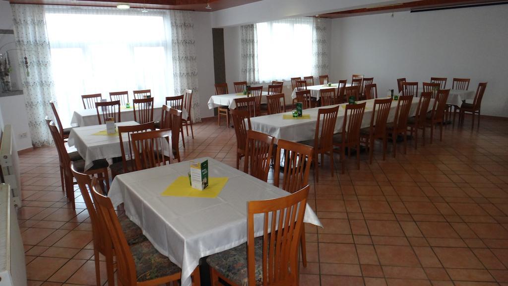 Swirtshaus M&N Hotel Zeltweg Kültér fotó