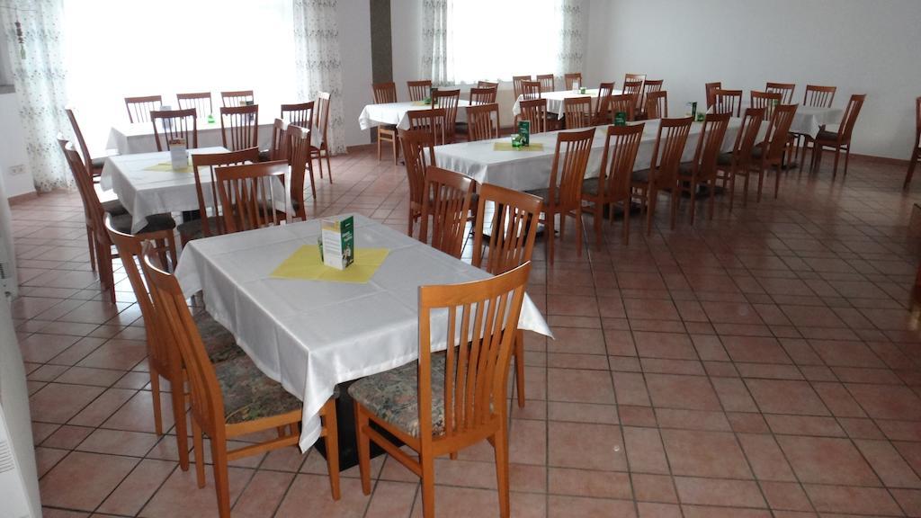 Swirtshaus M&N Hotel Zeltweg Kültér fotó