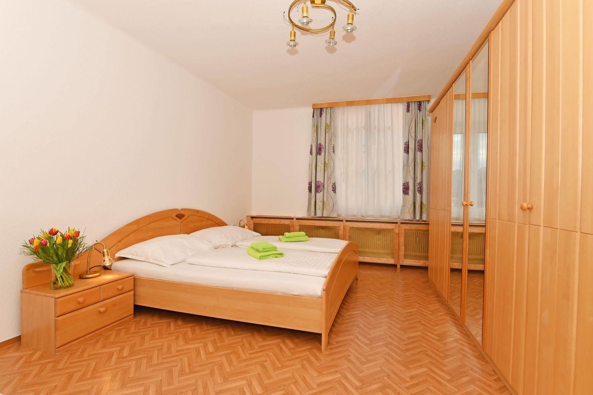 Swirtshaus M&N Hotel Zeltweg Kültér fotó