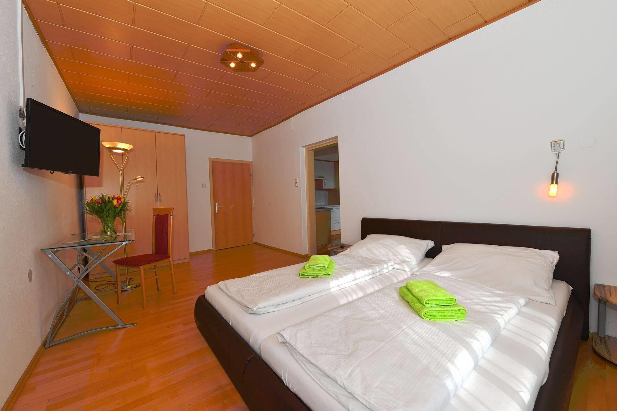 Swirtshaus M&N Hotel Zeltweg Kültér fotó