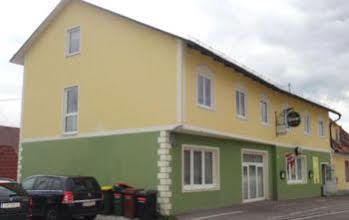 Swirtshaus M&N Hotel Zeltweg Kültér fotó